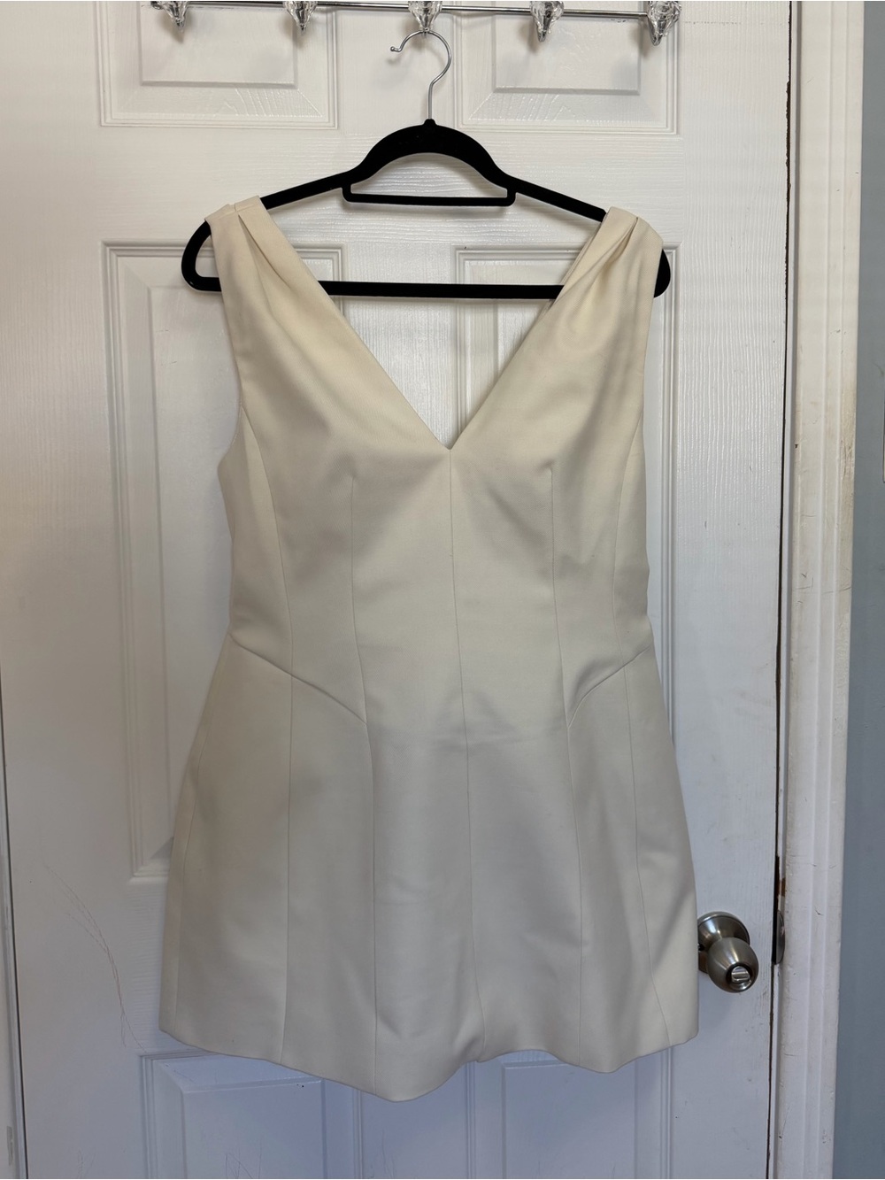 ZARA Elegant V-Neck Cream Sleeveless Dress (brand new)